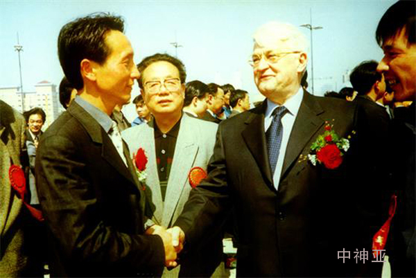 合影1改-1a.jpg